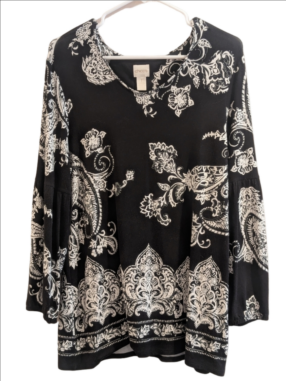 Chicos Black And White Paisley  Long Sleeves,Top , Tunic, Size Small.